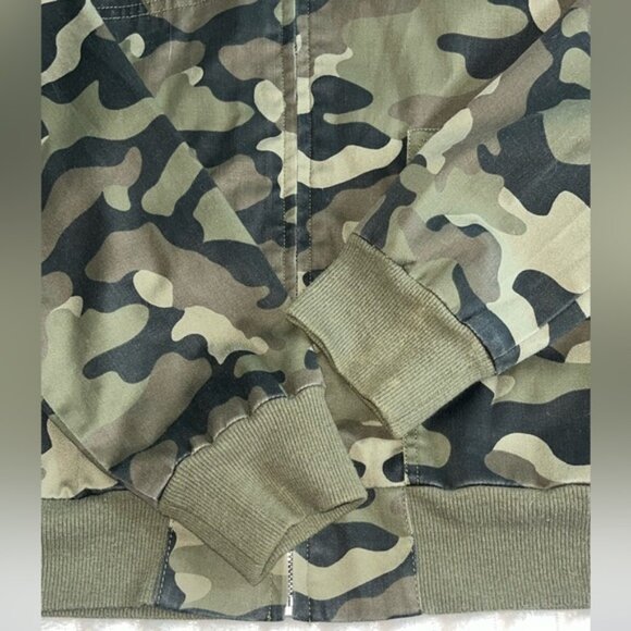 Women’s Volcom Camouflage Hooded Bomber Jacket with Satin Yellow Lining • Large - Picture 5 of 14